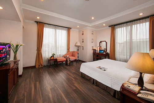 Giá phòng khách sạn Đức Trọng Hotel Trần Quốc Toản có đắt không?