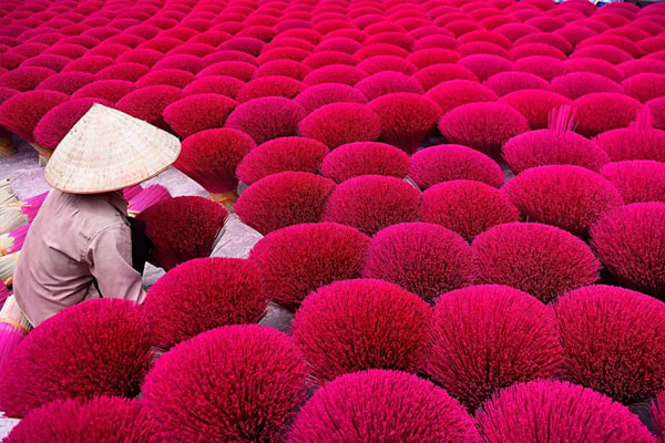 Hanoi incense village burns bright in global photo collection