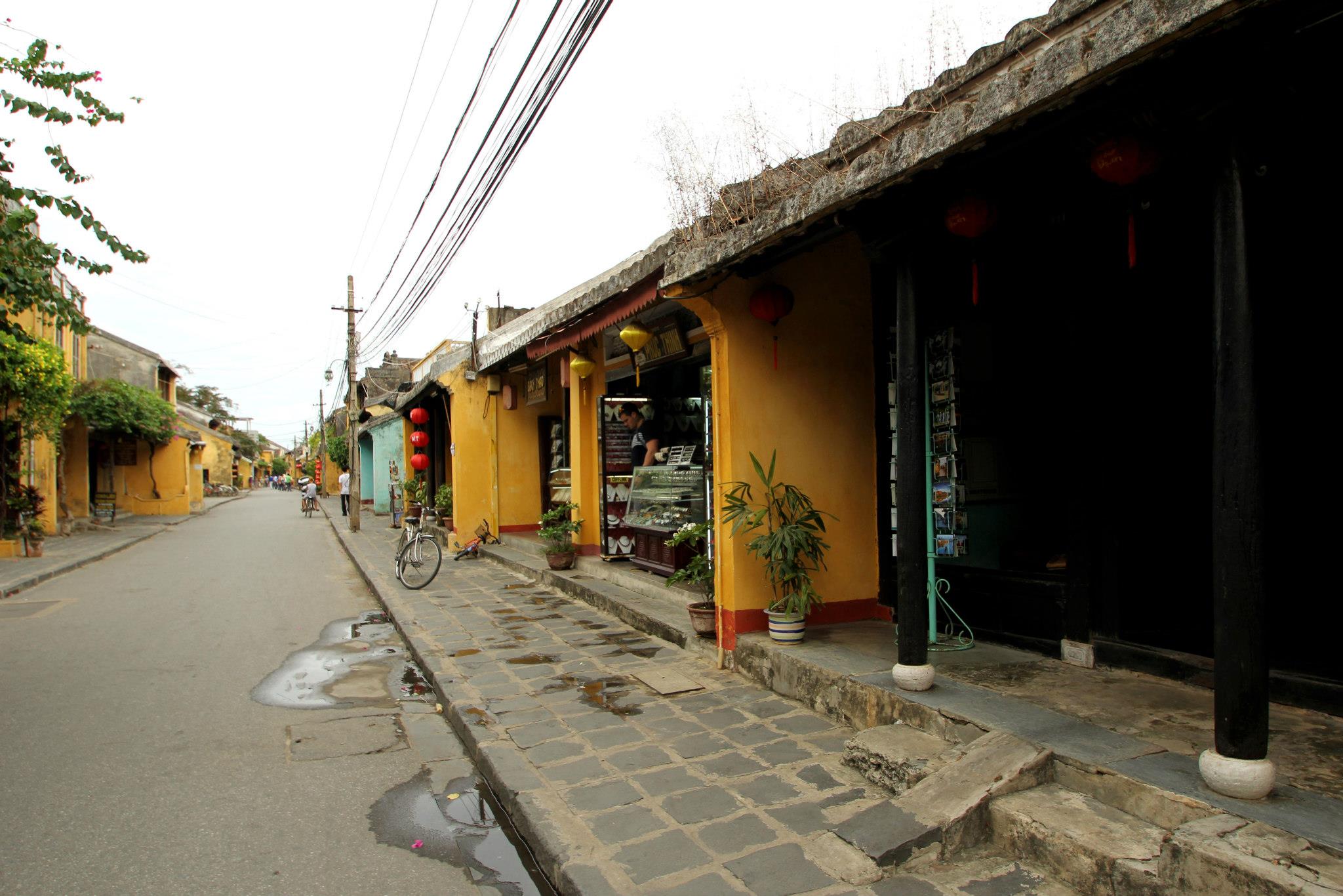 Hue - Hoi An (2 days 1 night by Motor)